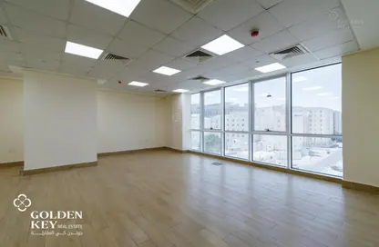 Office Space - Studio - 2 Bathrooms for rent in Al Aman Street - Umm Ghuwailina - Doha
