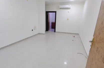 شقة - 2 غرف نوم - 2 حمامات للايجار في سلاطة الجديدة - سلاطة - الدوحة