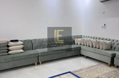 فيلا - 7 غرف نوم - 8 حمامات للبيع في أم صلال محمد - أم صلال محمد - الدوحة