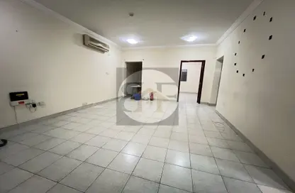 شقة - 2 غرف نوم - 2 حمامات للايجار في ام غوالينا تجارية - ام غويلينا - أم غويلينا - الدوحة