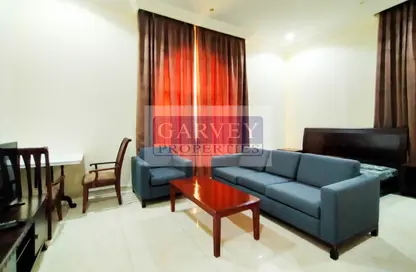 Apartment - Studio - 1 Bathroom for rent in Umm Al Seneem Street - Ain Khaled - Doha