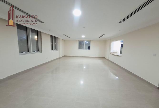 954596 - Property Image 2
