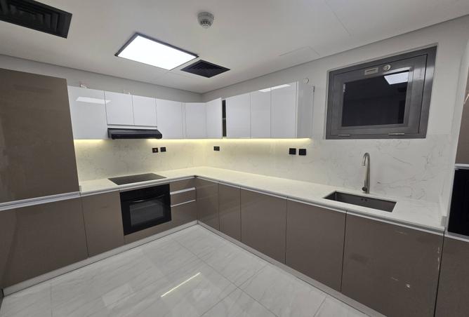 987738 - Property Image 3