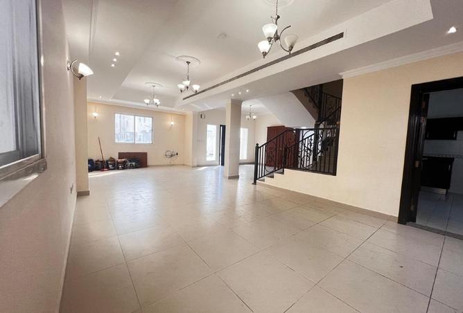 996407 - Property Image 2