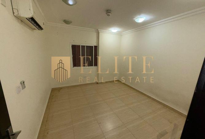 922097 - Property Image 3