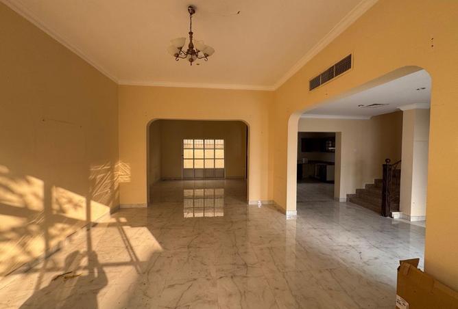 989052 - Property Image 3