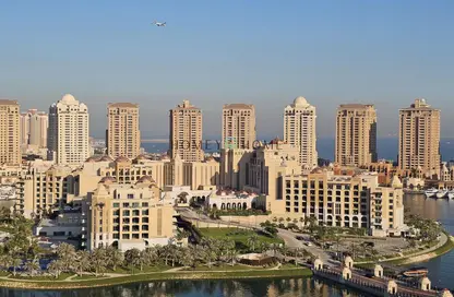 Apartment - 3 Bedrooms - 4 Bathrooms for rent in Porto Arabia - The Pearl Island - Doha