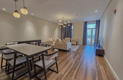 Apartment - 2 Bedrooms - 2 Bathrooms for rent in Floresta Gardens - Floresta Gardens - The Pearl Island - Doha