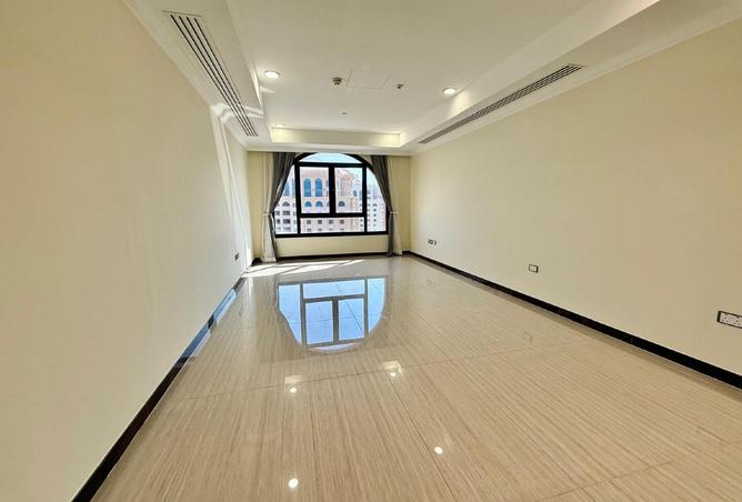 951605 - Property Image 2