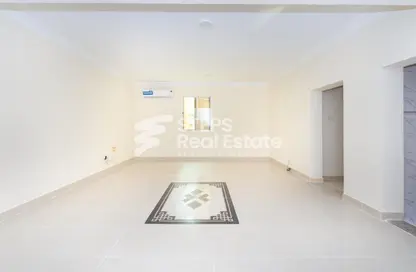 Apartment - 3 Bedrooms - 3 Bathrooms for rent in Al Mansoura - Al Mansoura - Doha