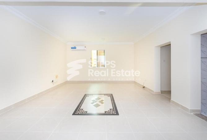 975830 - Property Main Image