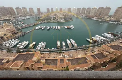 شقة - 3 غرف نوم - 4 حمامات للايجار في طريق بورتو الشرقي - بورتو أرابيا - جزيرة اللؤلؤة - الدوحة