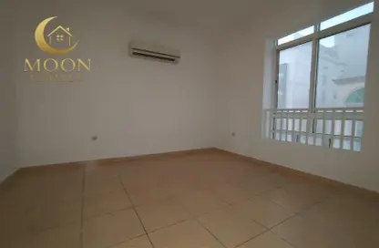 شقة - 2 غرف نوم - 2 حمامات للايجار في ام غوالينا تجارية - ام غويلينا - أم غويلينا - الدوحة