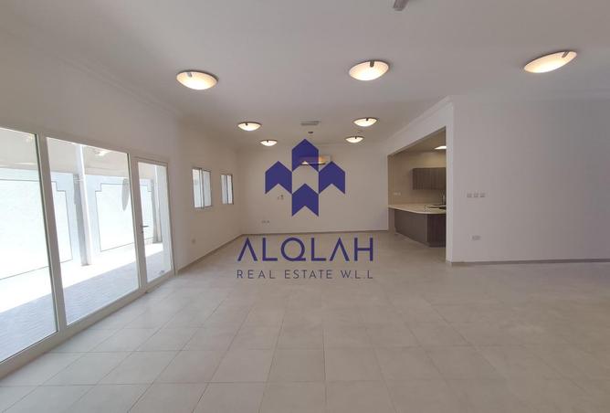 927785 - Property Image 2