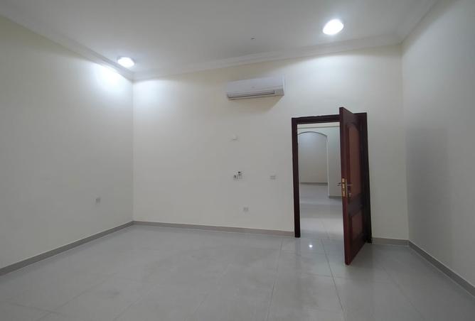 940305 - Property Image 3