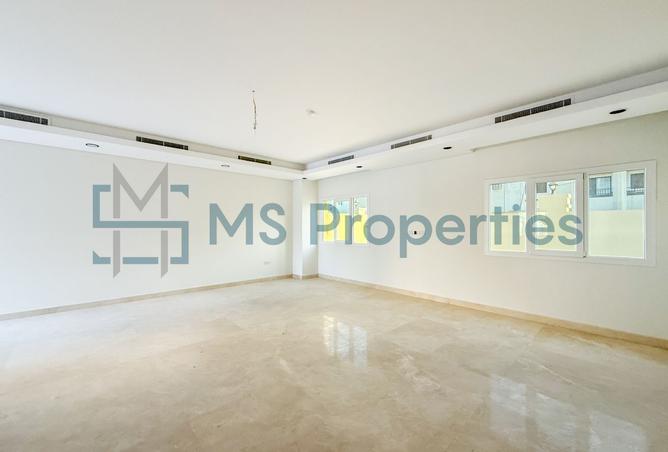 976890 - Property Image 2