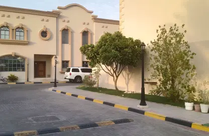 Compound - 3 Bedrooms - 4 Bathrooms for rent in Al Maamoura - Al Maamoura - Doha