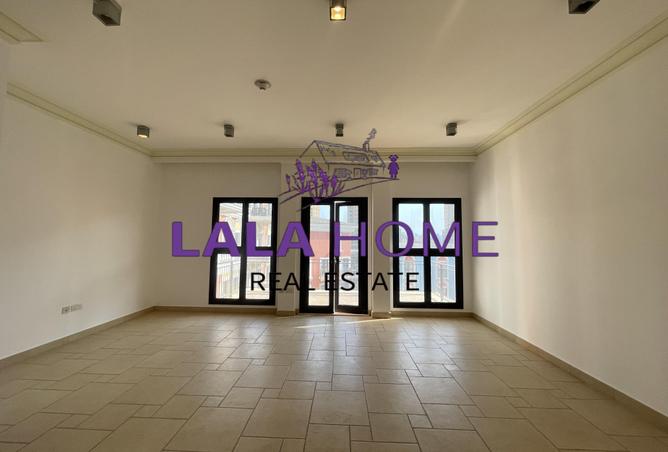 956915 - Property Image 2