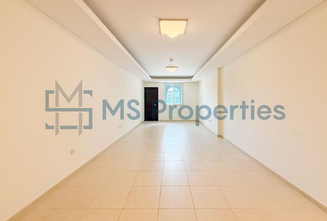 985595 - Property Main Image
