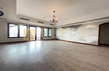 Apartment - 3 Bedrooms - 4 Bathrooms for sale in West Porto Drive - Porto Arabia - The Pearl Island - Doha