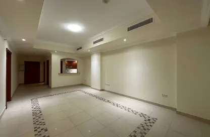 Apartment - 1 Bedroom - 2 Bathrooms for rent in East Porto Drive - Porto Arabia - The Pearl Island - Doha