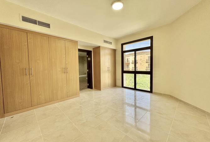 938641 - Property Image 2
