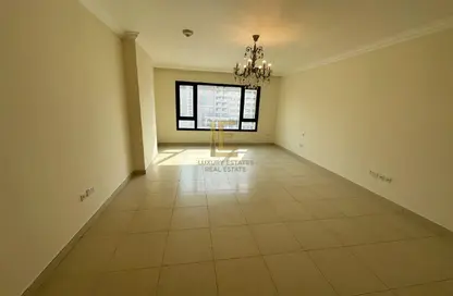 Apartment - 2 Bedrooms - 2 Bathrooms for rent in West Porto Drive - Porto Arabia - The Pearl Island - Doha