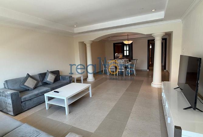 942815 - Property Image 2