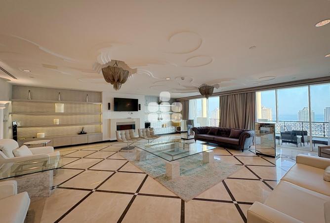 925831 - Property Image 2