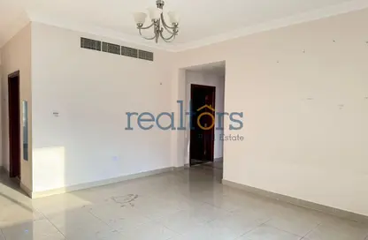 Apartment - 2 Bedrooms - 2 Bathrooms for rent in Thabit Bin Zaid Street - Al Mansoura - Doha