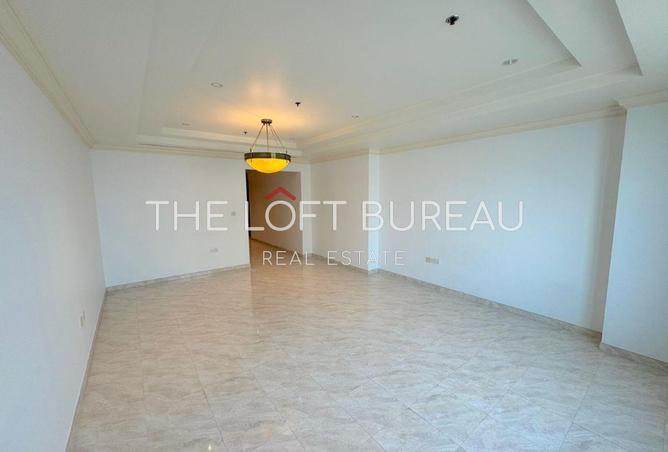 915037 - Property Image 2