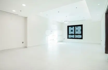 Apartment - 1 Bedroom - 2 Bathrooms for rent in Tower 22 - Porto Arabia - The Pearl Island - Doha Apartment - 1 Bedroom - 2 Bathrooms for rent in Tower 22 - Porto Arabia - The Pearl Island - Doha