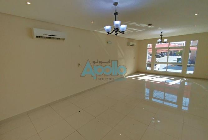 1002967 - Property Image 2