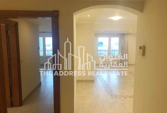 958189 - Property Image 2