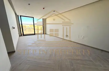 شقة - 3 غرف نوم - 4 حمامات للايجار في طريق سلوى - العزيزية - الدوحة شقة - 3 غرف نوم - 4 حمامات للايجار في طريق سلوى - العزيزية - الدوحة