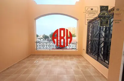 Compound - 4 Bedrooms - 5 Bathrooms for rent in Ras Abu Aboud - Doha