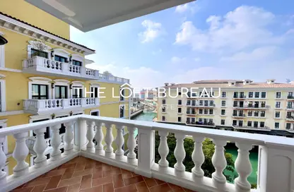 Apartment - 3 Bedrooms - 2 Bathrooms for rent in Carnaval - Qanat Quartier - The Pearl Island - Doha