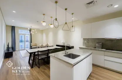 Apartment - 2 Bedrooms - 3 Bathrooms for rent in The Garden - Floresta Gardens - The Pearl Island - Doha