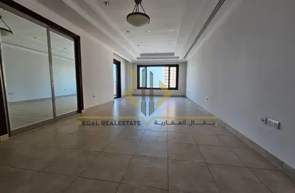 Apartment - 2 Bedrooms - 3 Bathrooms for rent in West Porto Drive - Porto Arabia - The Pearl Island - Doha