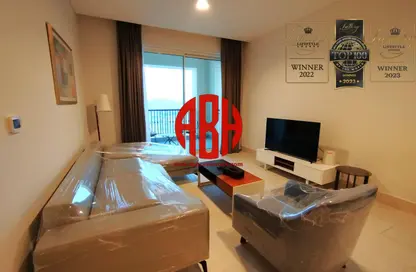 Apartment - 2 Bedrooms - 3 Bathrooms for rent in Viva West - Viva Bahriyah - The Pearl Island - Doha