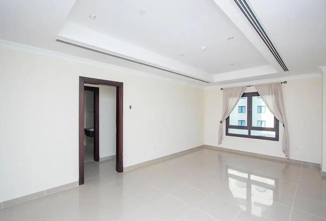 982046 - Property Image 3