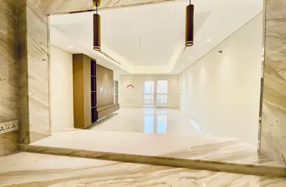 Apartment - 2 Bedrooms - 3 Bathrooms for sale in West Porto Drive - Porto Arabia - The Pearl Island - Doha