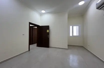Apartment - 3 Bedrooms - 2 Bathrooms for rent in Bin Omran - Fereej Bin Omran - Doha
