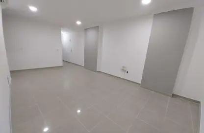 Apartment - 2 Bedrooms - 2 Bathrooms for rent in Anas Street - Fereej Bin Mahmoud North - Fereej Bin Mahmoud - Doha