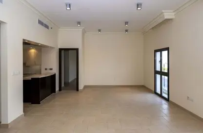 Apartment - 3 Bedrooms - 4 Bathrooms for rent in Carnaval - Qanat Quartier - The Pearl Island - Doha