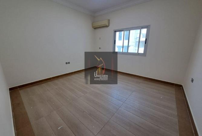 945477 - Property Image 3