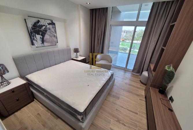 987571 - Property Image 2