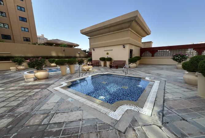 950193 - Property Image 2