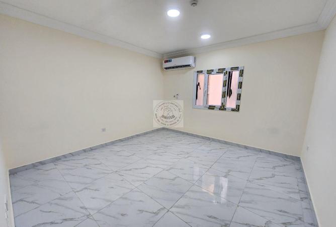 Apartment - 2 Bedrooms - 2 Bathrooms for rent in Bin Omran 46 - Fereej Bin Omran - Doha