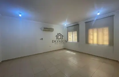 Apartment - 2 Bedrooms - 2 Bathrooms for rent in Al Zubair Bakkar Street - Al Sadd - Doha
